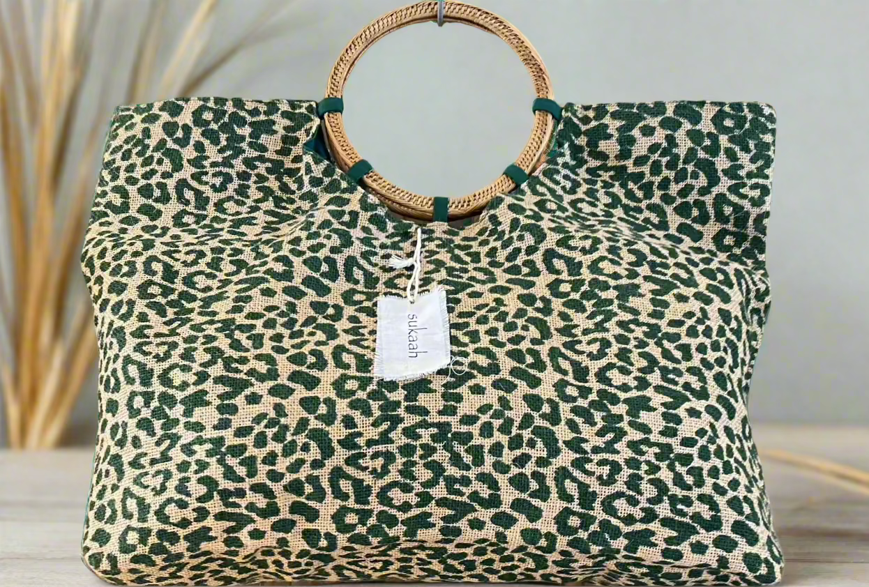 RATTAN HANDLE HESIAN BAG