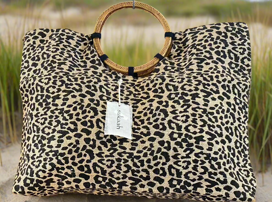 RATTAN HANDLE HESIAN BAG