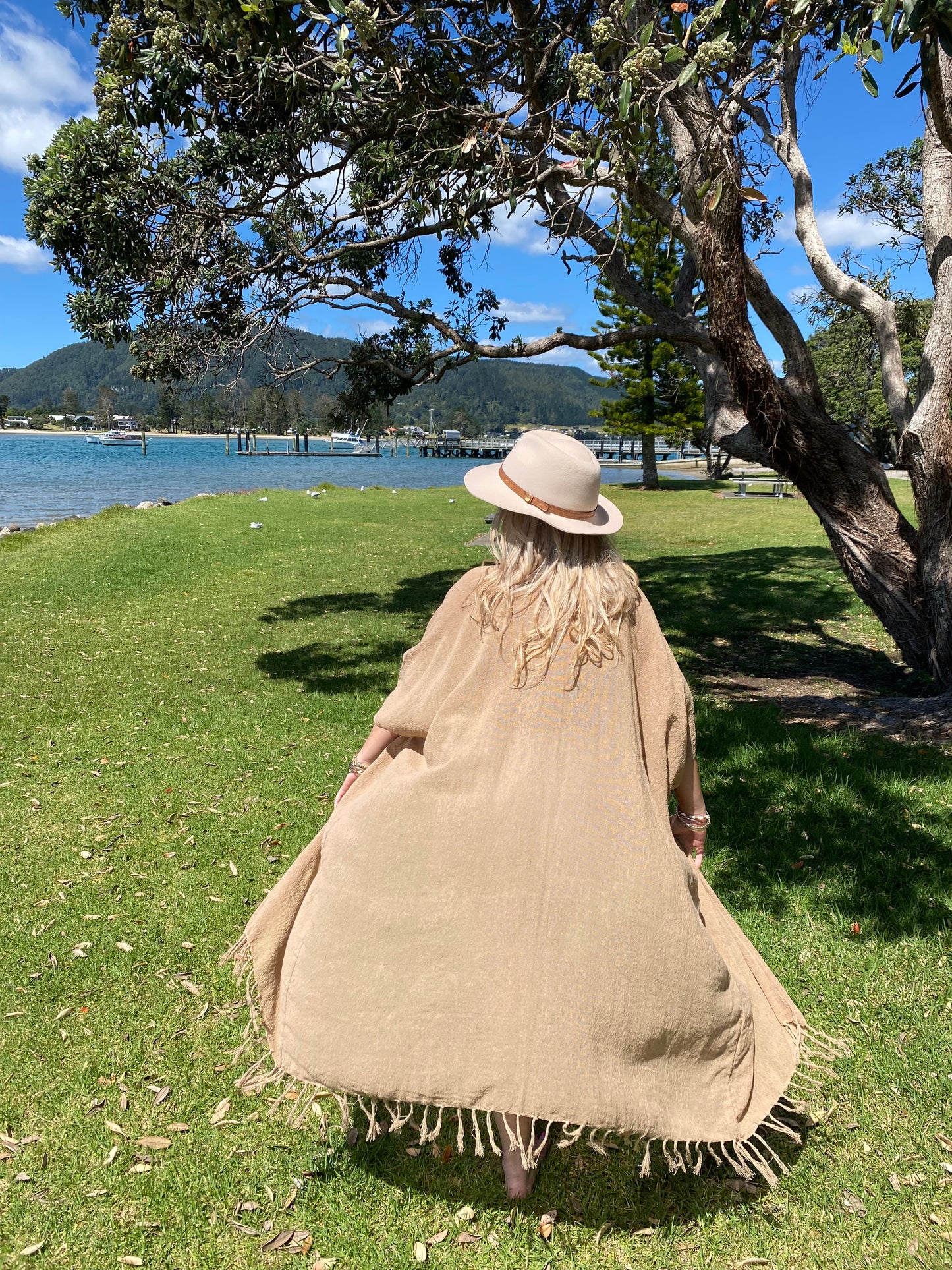 Women’s sustainable kimono jacket by Sukaah Australia made from natural ramie fibre.