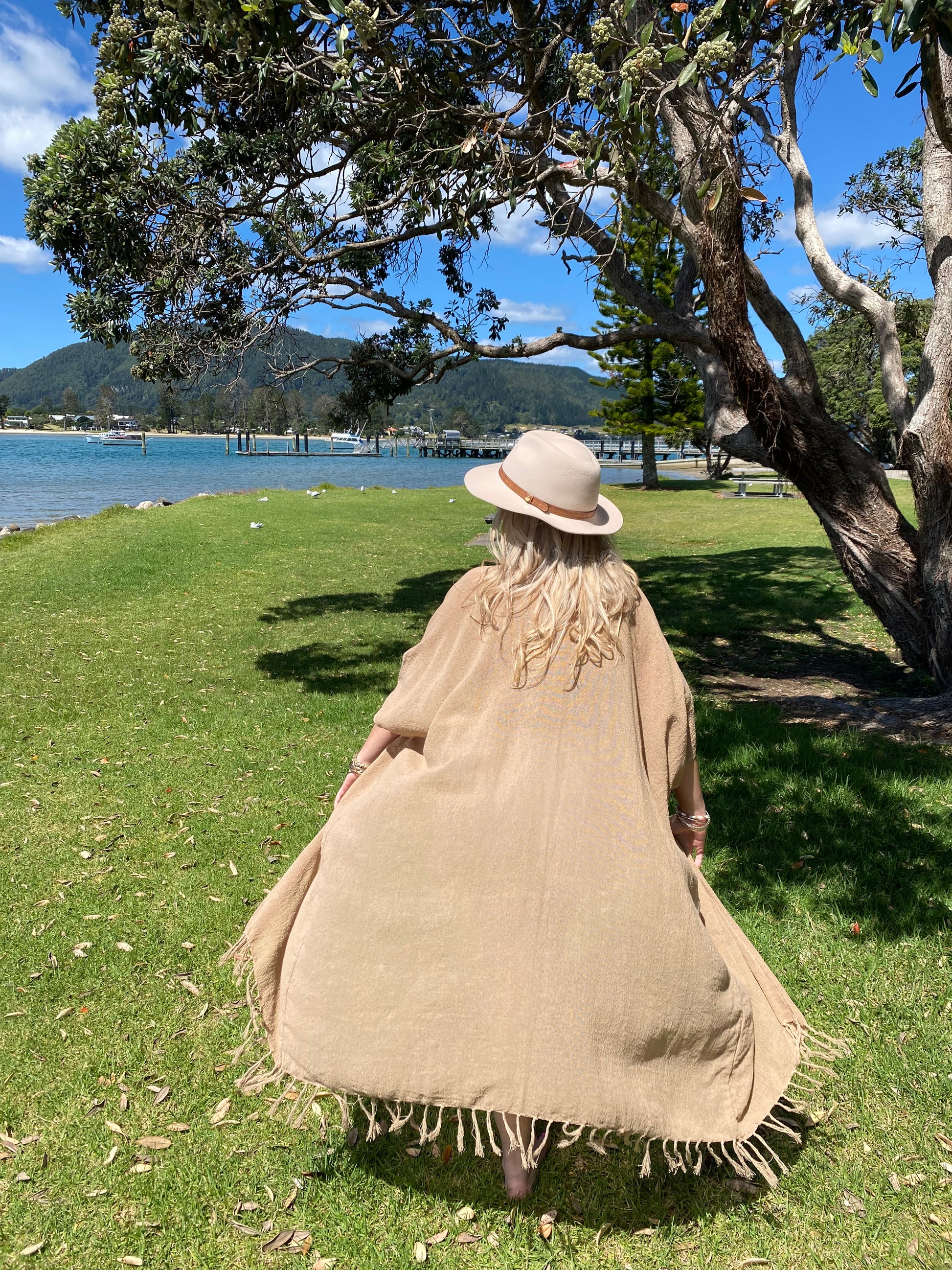 Women’s sustainable kimono jacket by Sukaah Australia made from natural ramie fibre.
