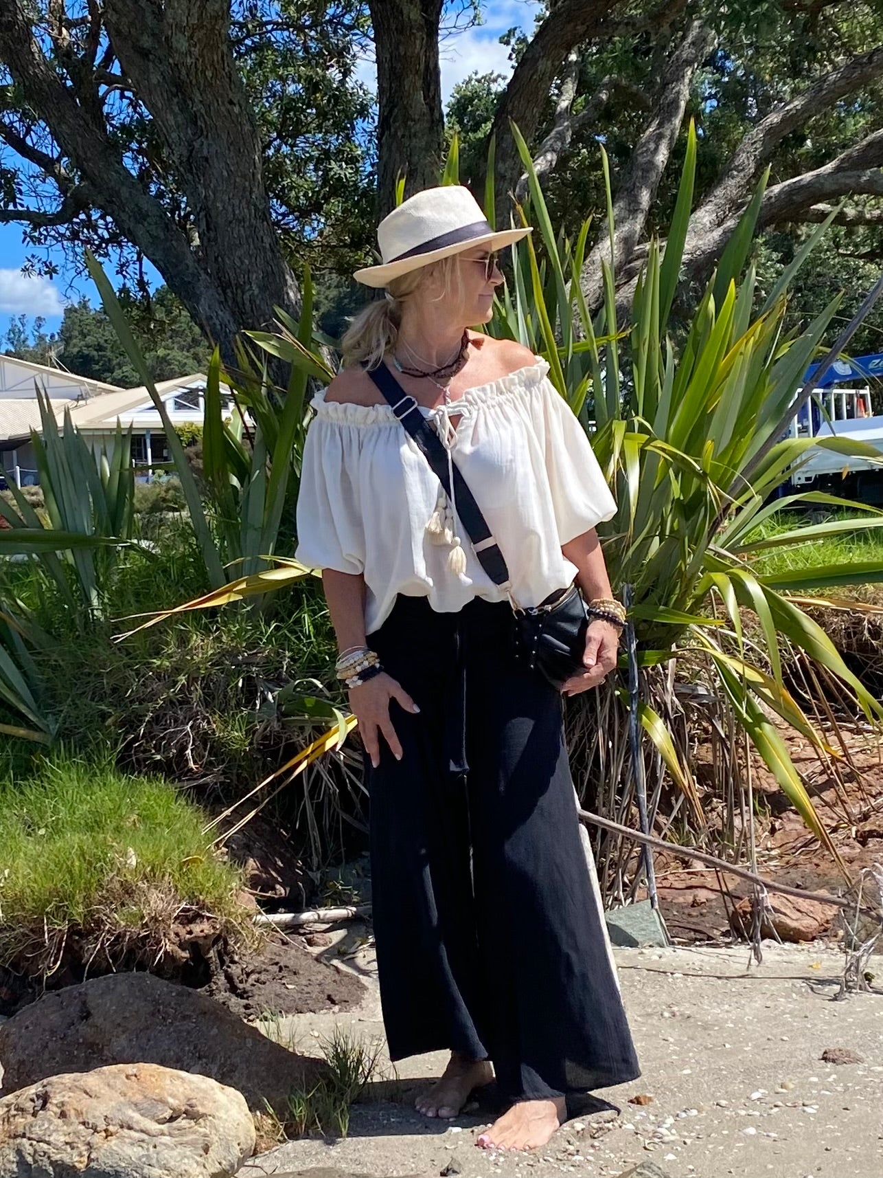 Sukaah breathable ramie long pants with fluid drape and relaxed feminine fit.