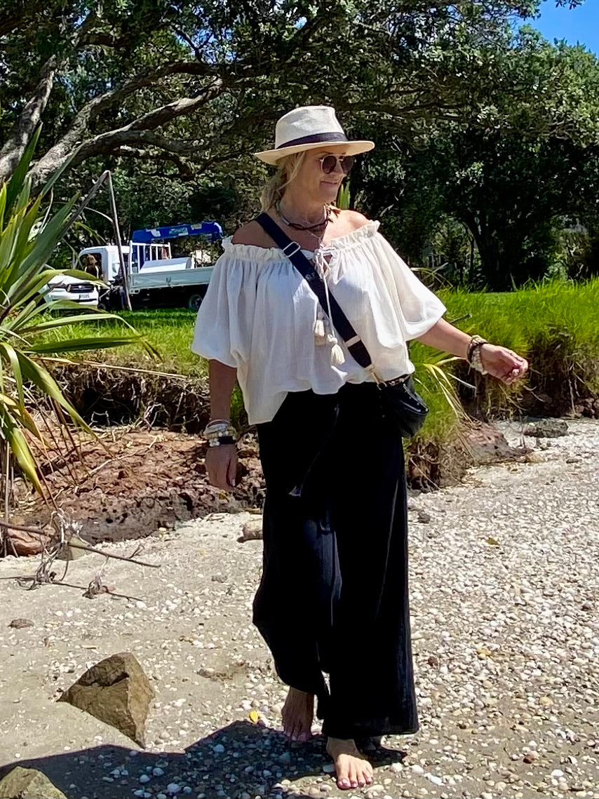 Women’s natural ramie  black long pants Australia – soft structured resort wear by Sukaah. 