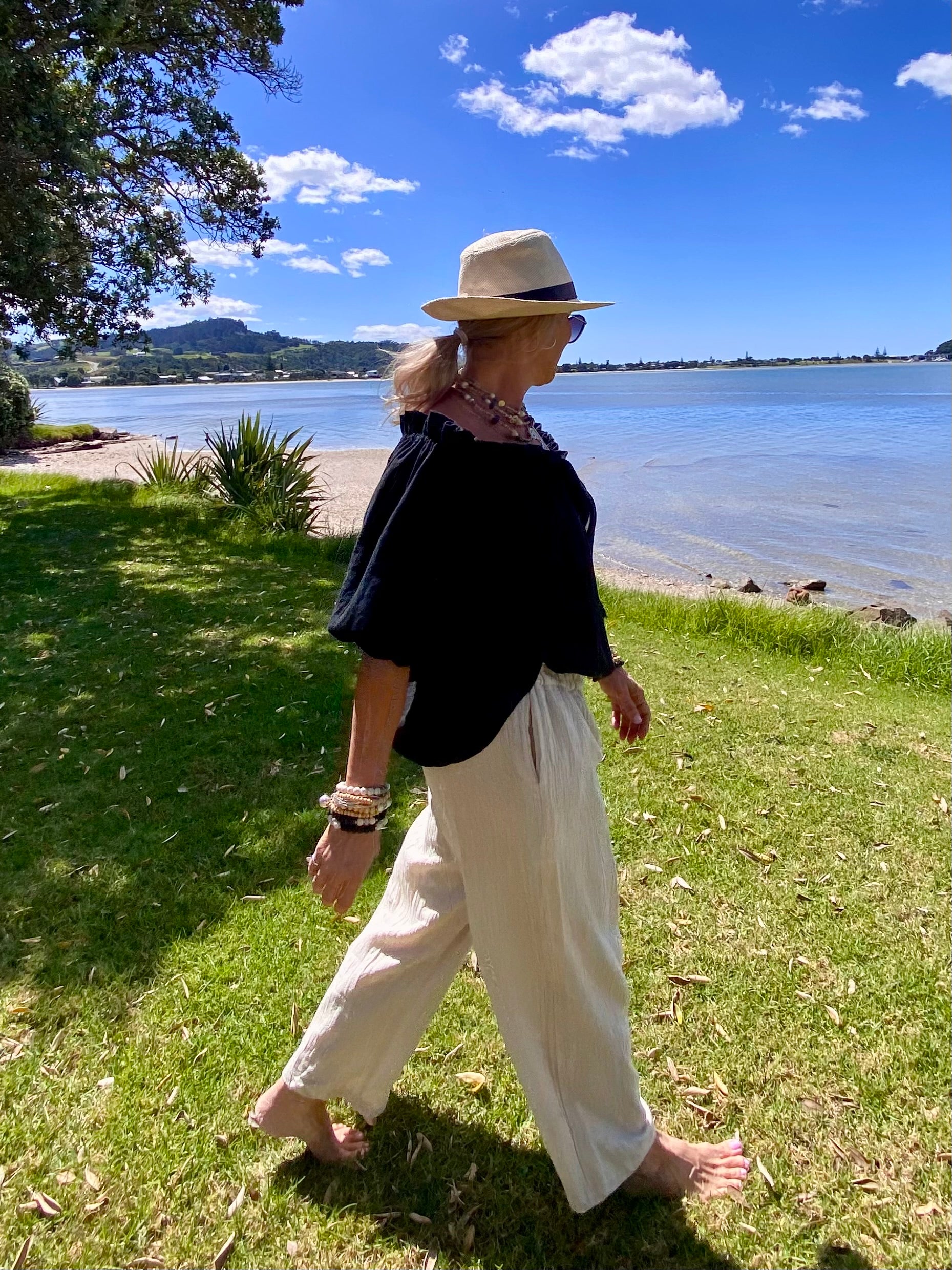 Sustainable women’s ramie wide leg pants by Sukaah crafted from breathable natural fabric.