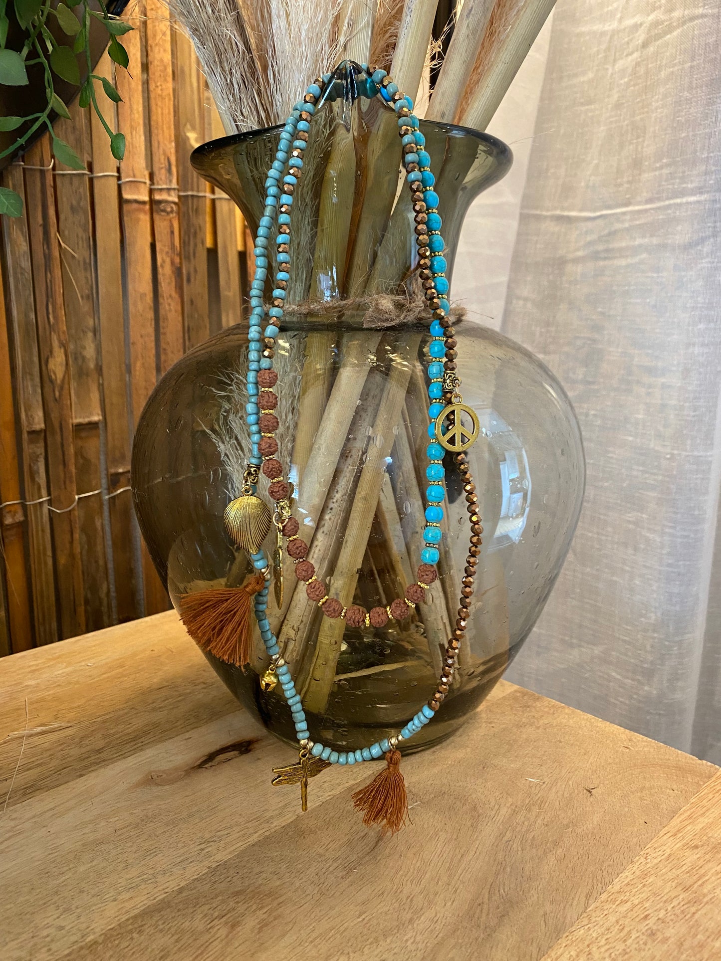 NECKLACES / BRACLETS