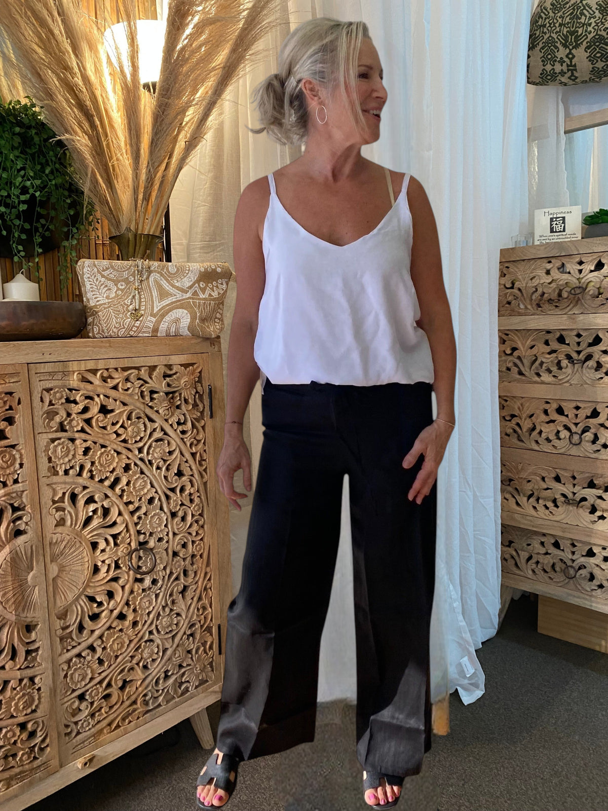 Black linen pants with drawstring for relaxesd summer days and nights sukaah