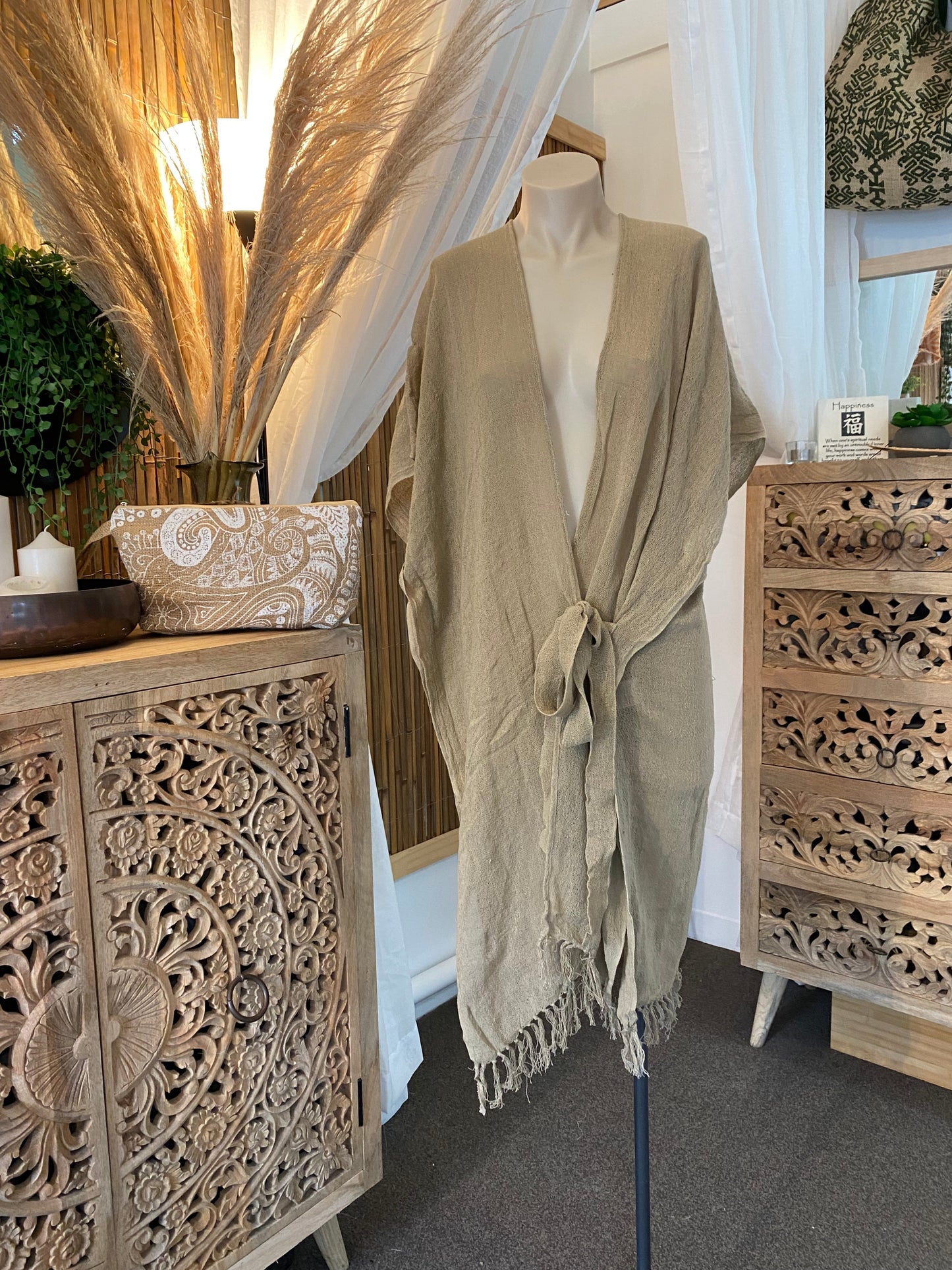 Sustainable women’s ramie layering wrap crafted for Australian summer living.